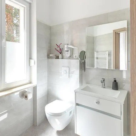 Polai Center * プーラ