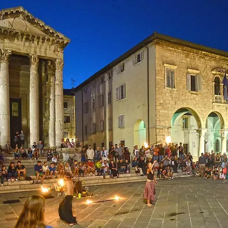 Polai Center * Pula