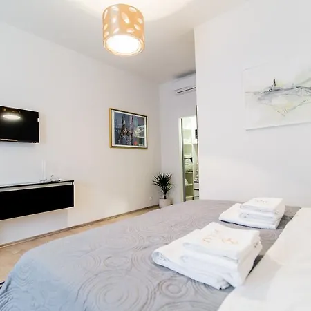 Apartament Polai Center *