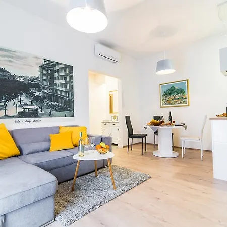 Polai Center Apartament *